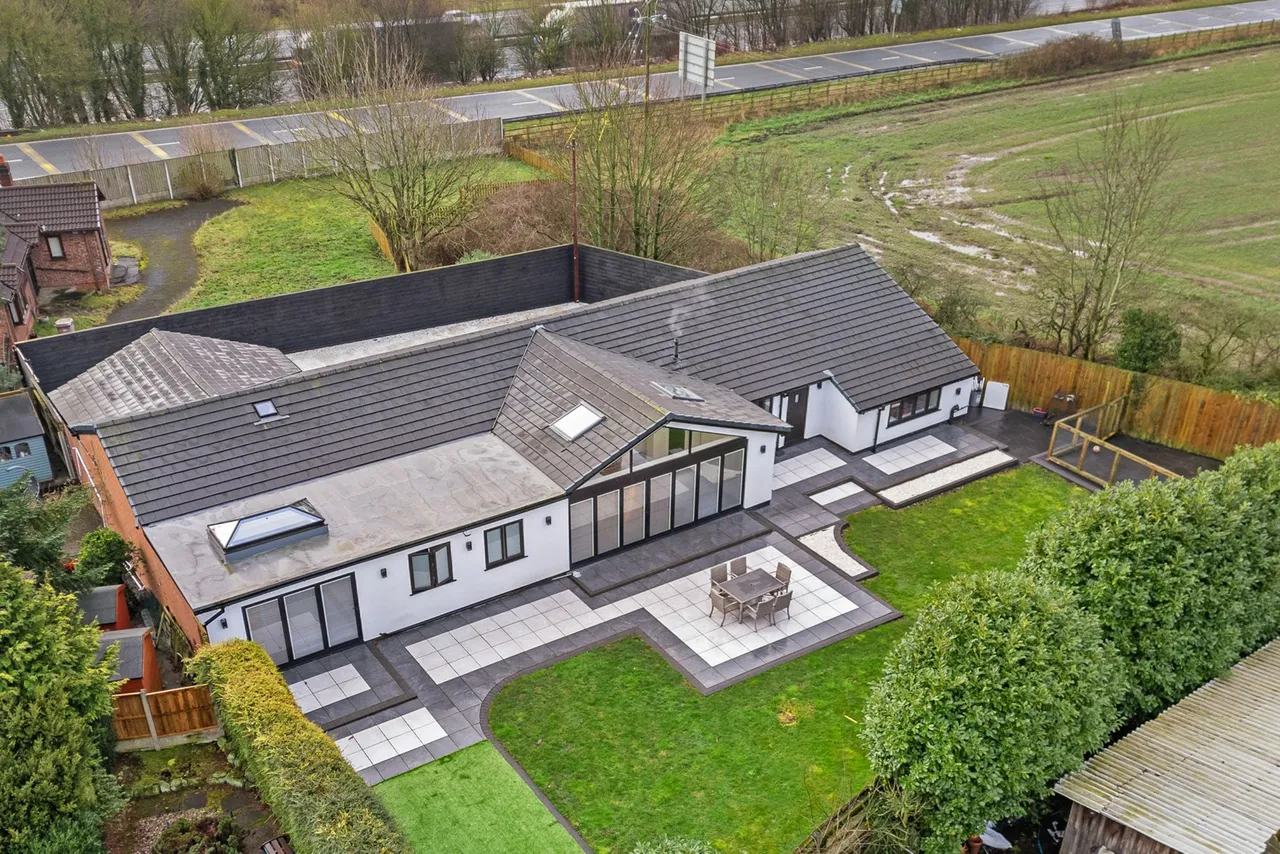 4 bed house for sale — Brydon Norlands Lane, Rainhill, Prescot, L35 6NR