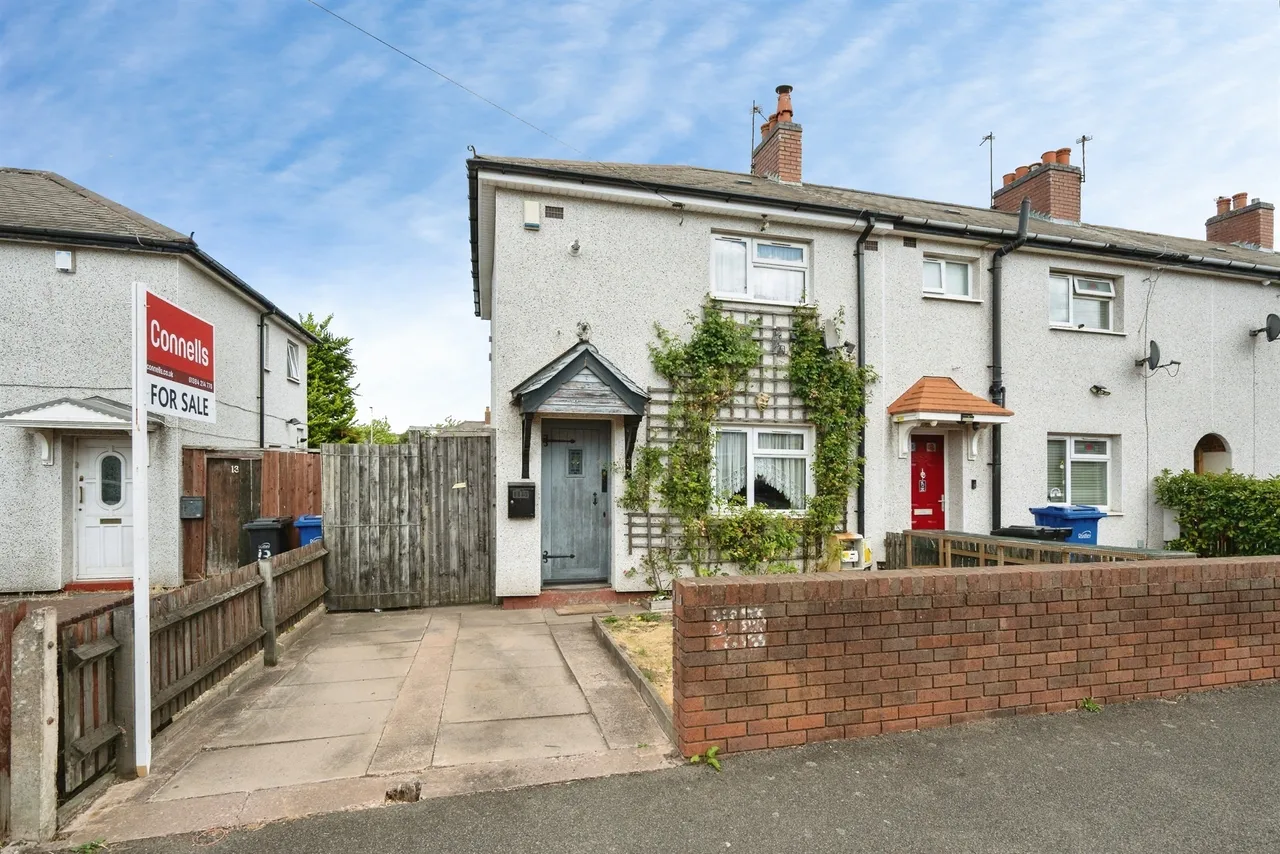 2 bed house for sale — Corporation Road, Dudley