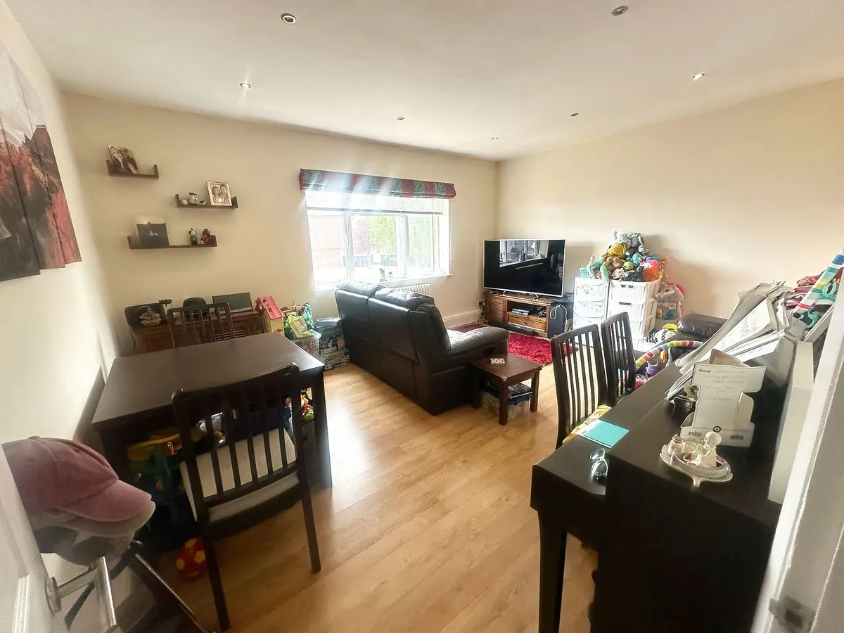 Romford, RM3, photo 6