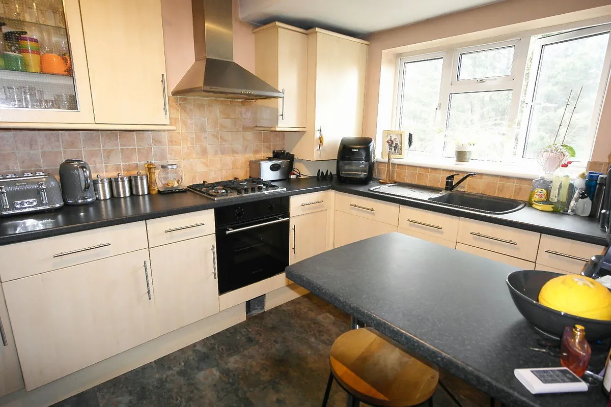 1 bed flat for sale, Romford, RM3