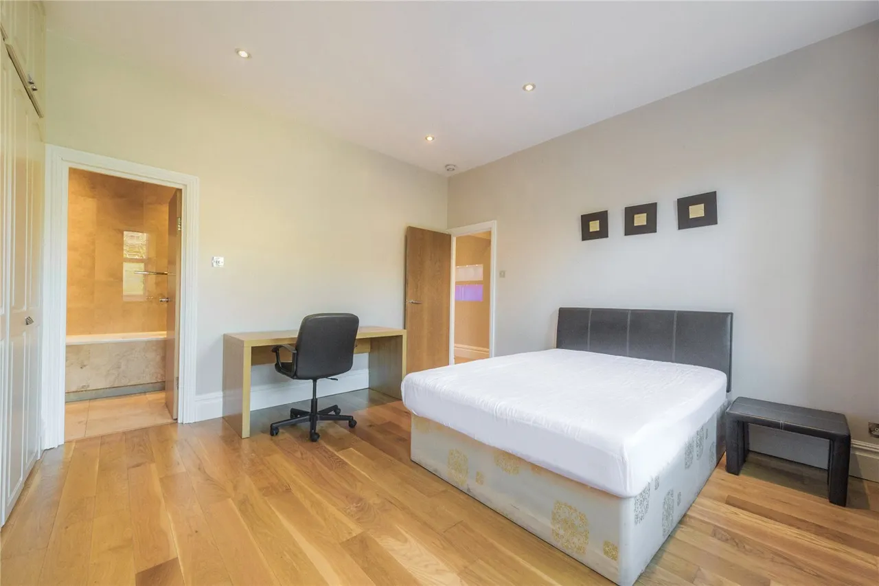 Finchley Road, Hampstead, NW3, photo 15
