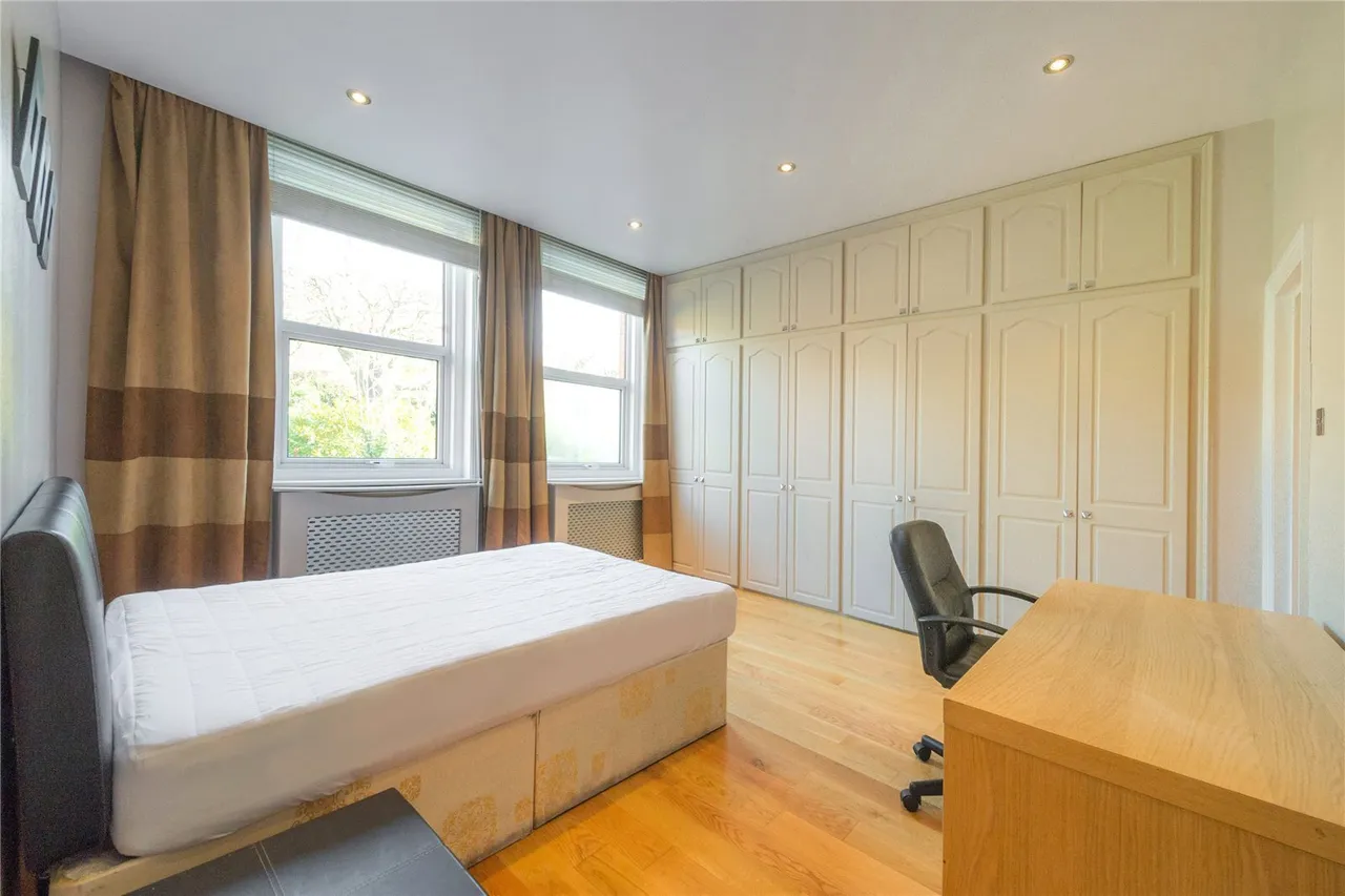 Finchley Road, Hampstead, NW3, photo 9