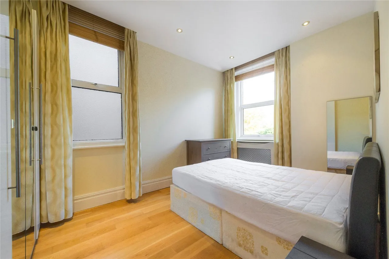 Finchley Road, Hampstead, NW3, photo 4