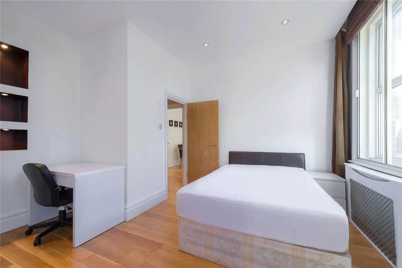 Finchley Road, Hampstead, NW3, photo 13