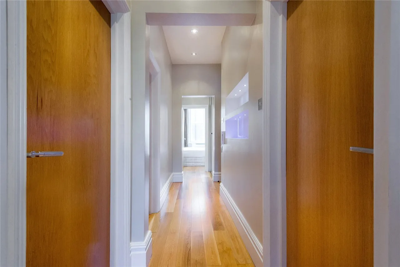 Finchley Road, Hampstead, NW3, photo 8