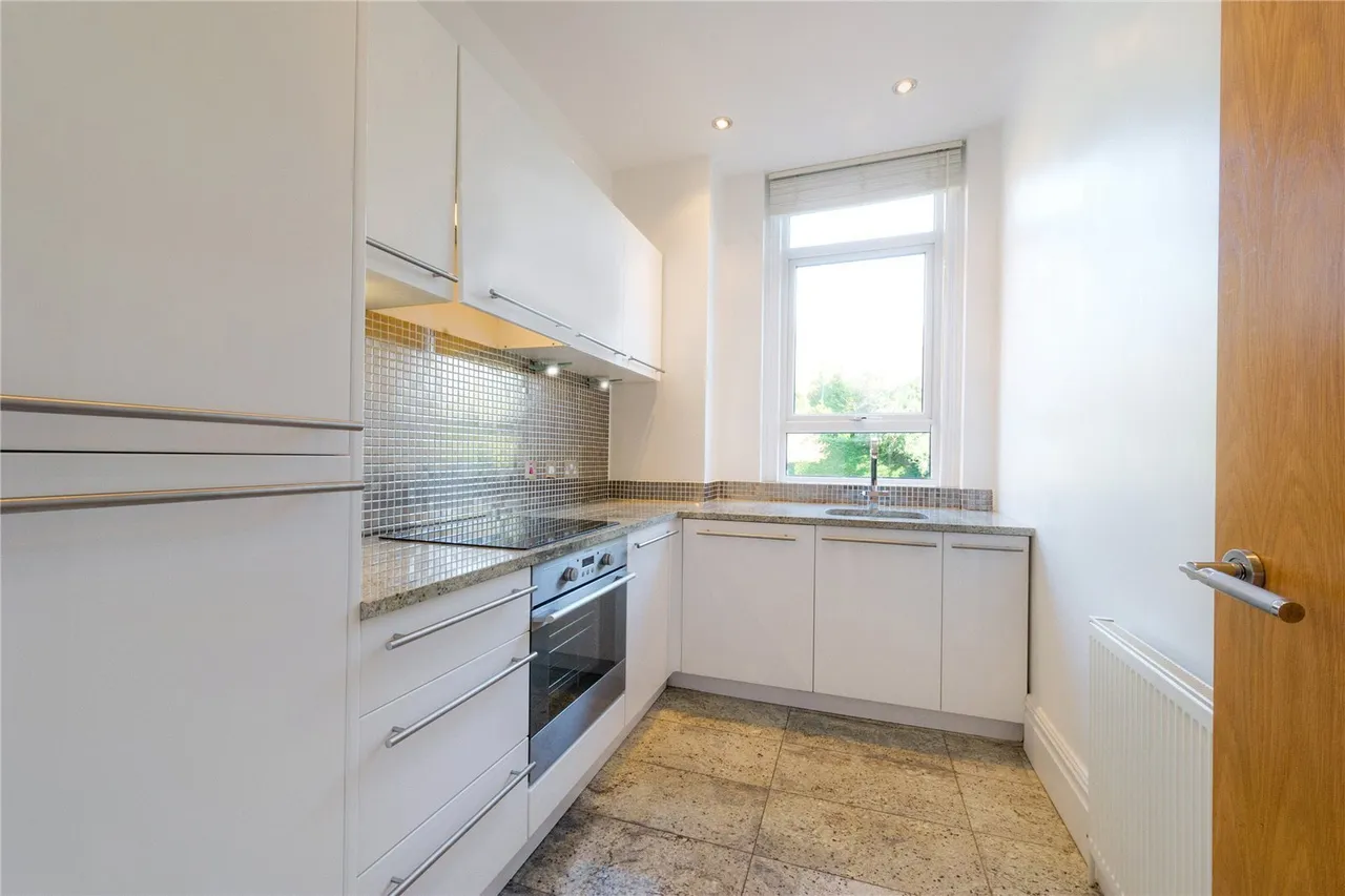 Finchley Road, Hampstead, NW3, photo 3