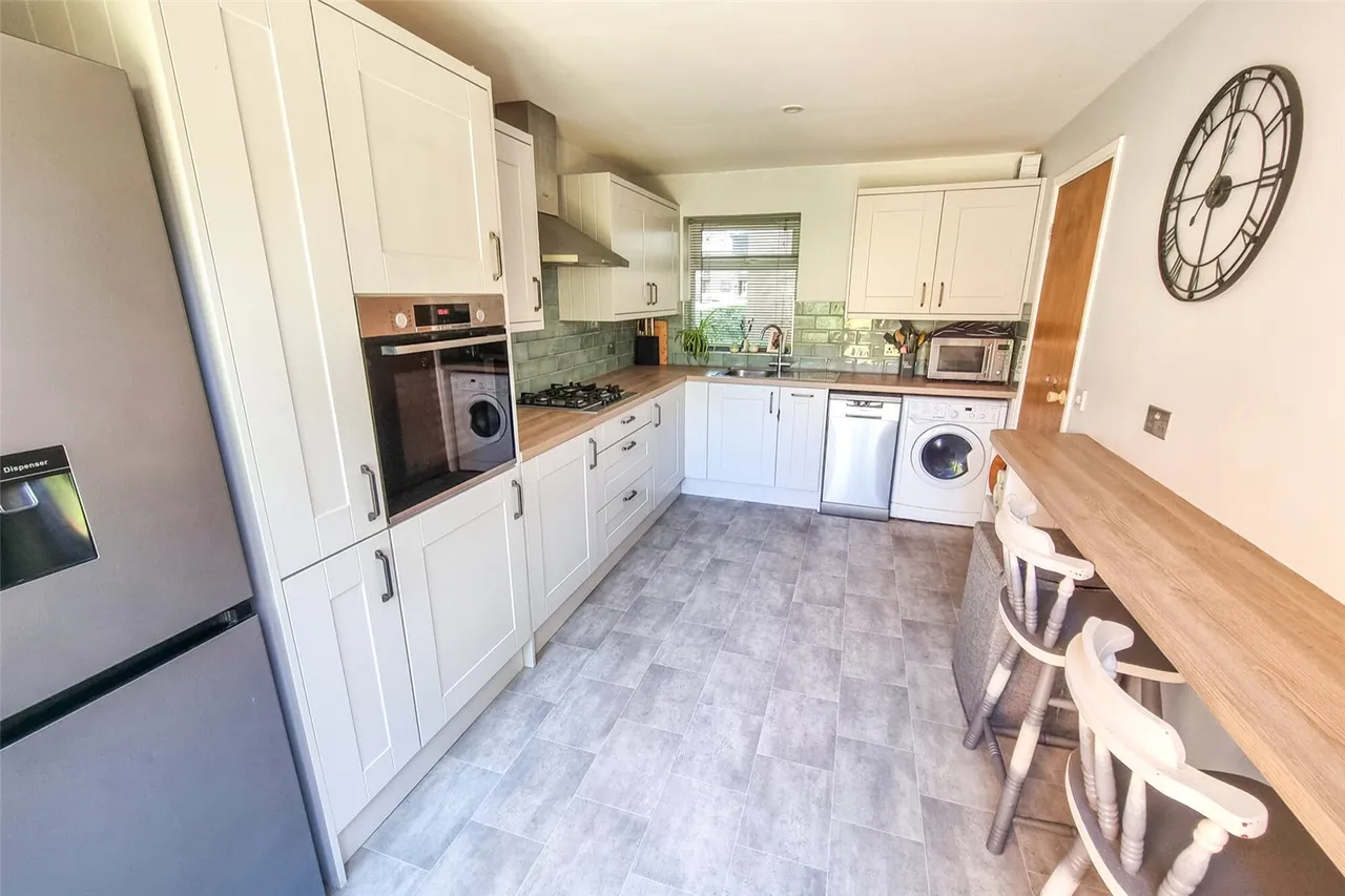 Cypress Grove, Ash Vale, Guildford, Surrey, GU12 5QW, photo 4