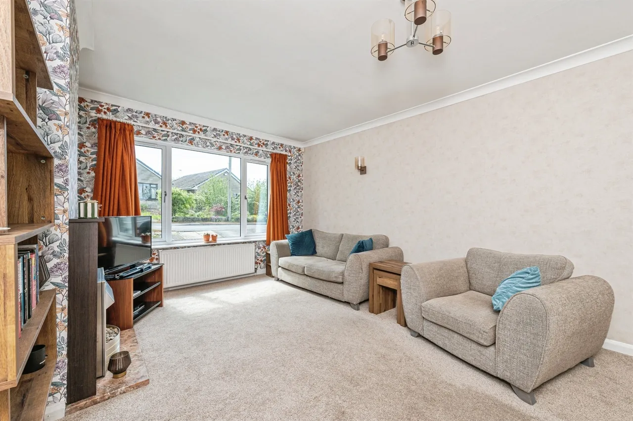 Moorland Close, Linthwaite, Huddersfield, photo 5