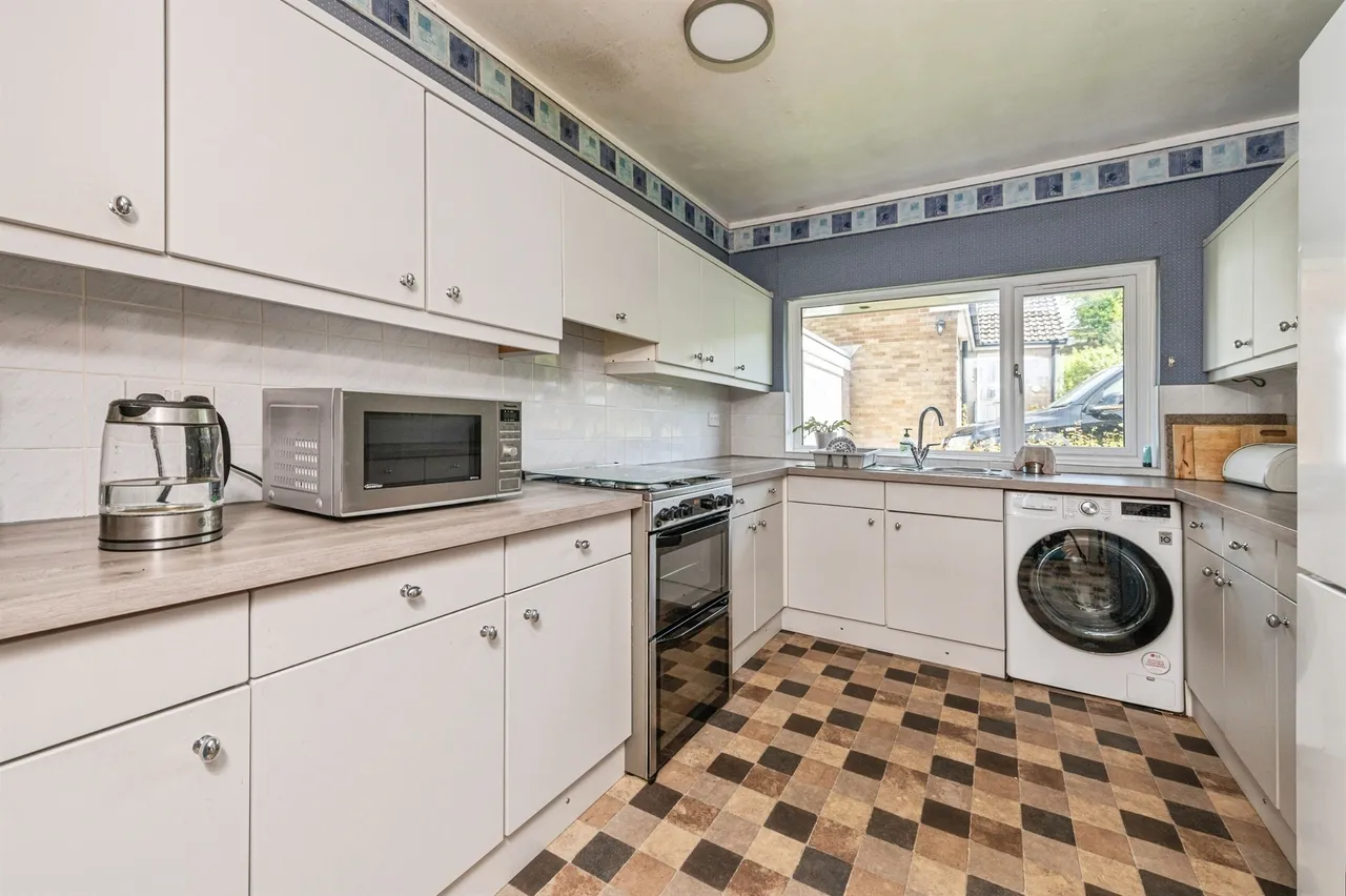 Moorland Close, Linthwaite, Huddersfield, photo 4