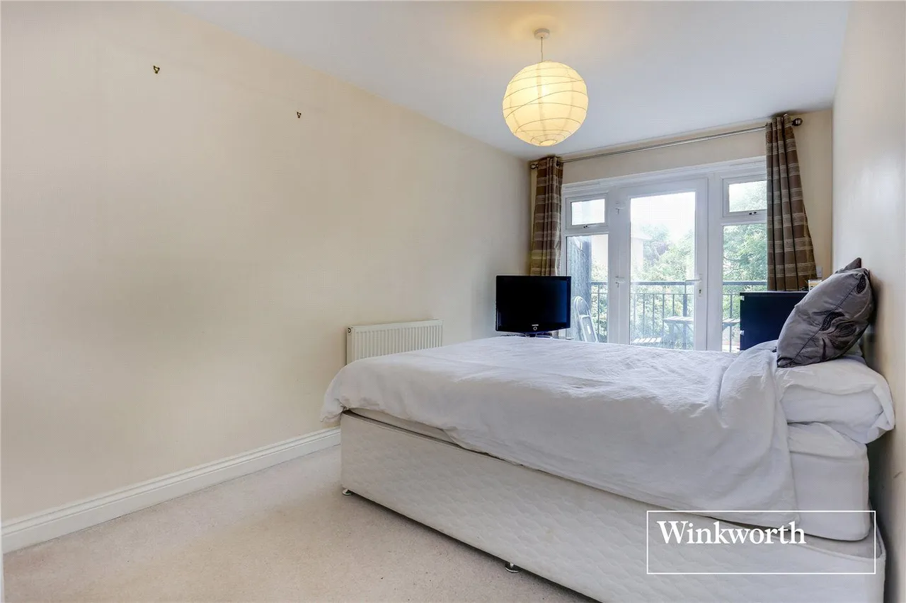 Hendon Lane, Finchley, N3, photo 13