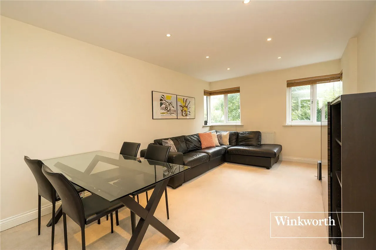Hendon Lane, Finchley, N3, photo 2