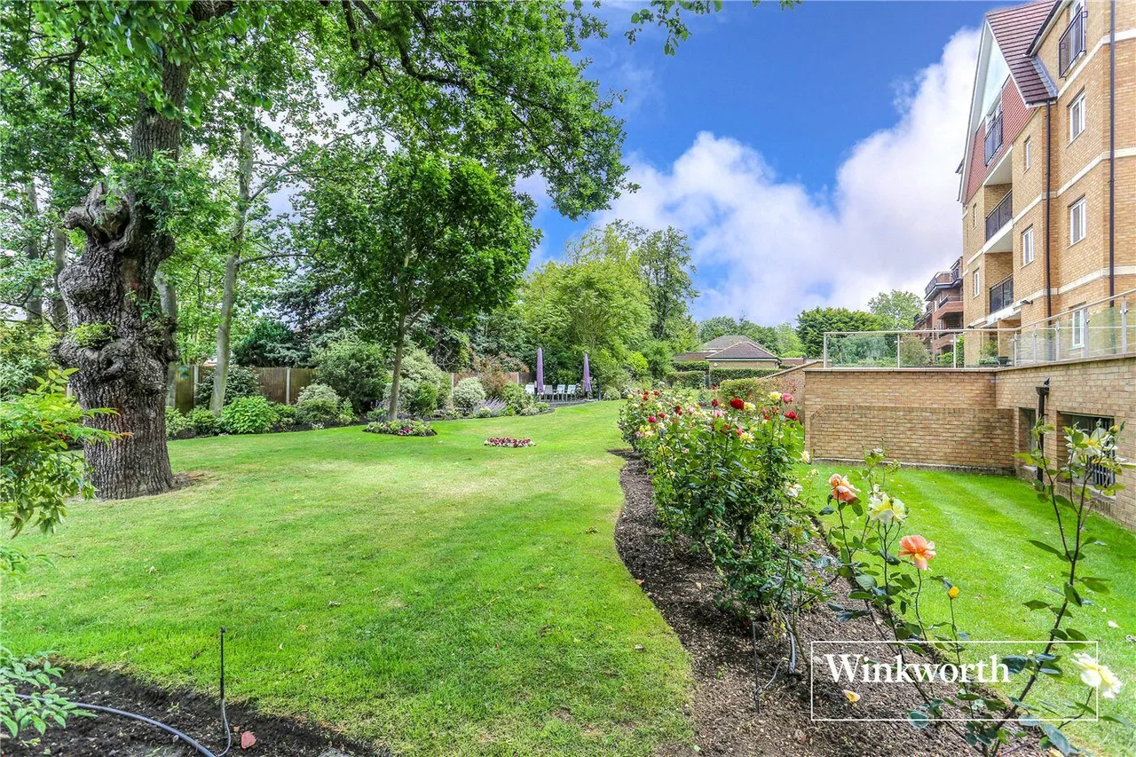 Hendon Lane, Finchley, N3, photo 14