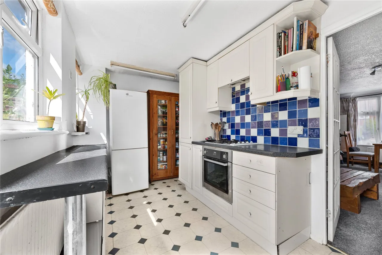 Connaught Crescent, Brookwood, GU24, photo 4