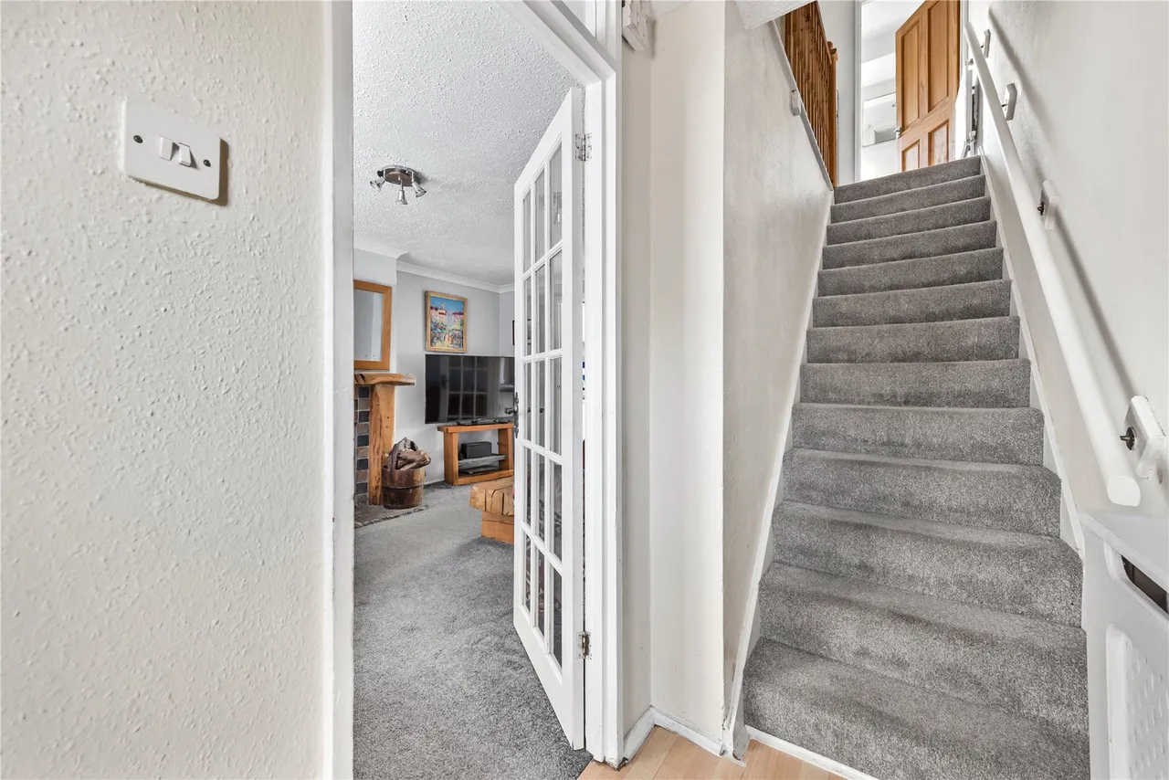 Connaught Crescent, Brookwood, GU24, photo 5