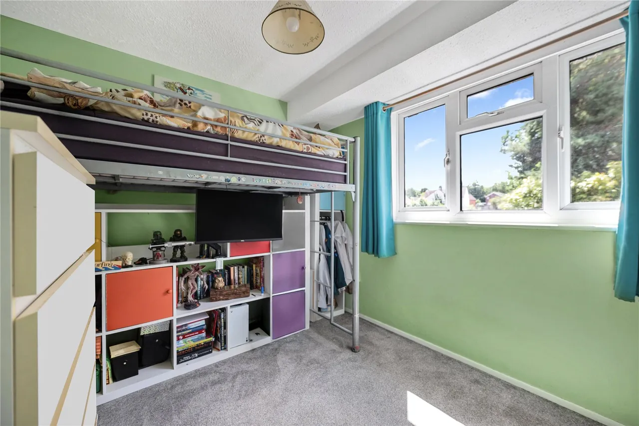 Connaught Crescent, Brookwood, GU24, photo 12
