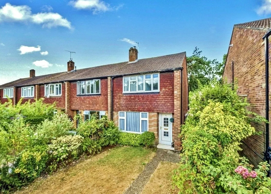 3 bed house for sale, Connaught Crescent, Brookwood, GU24