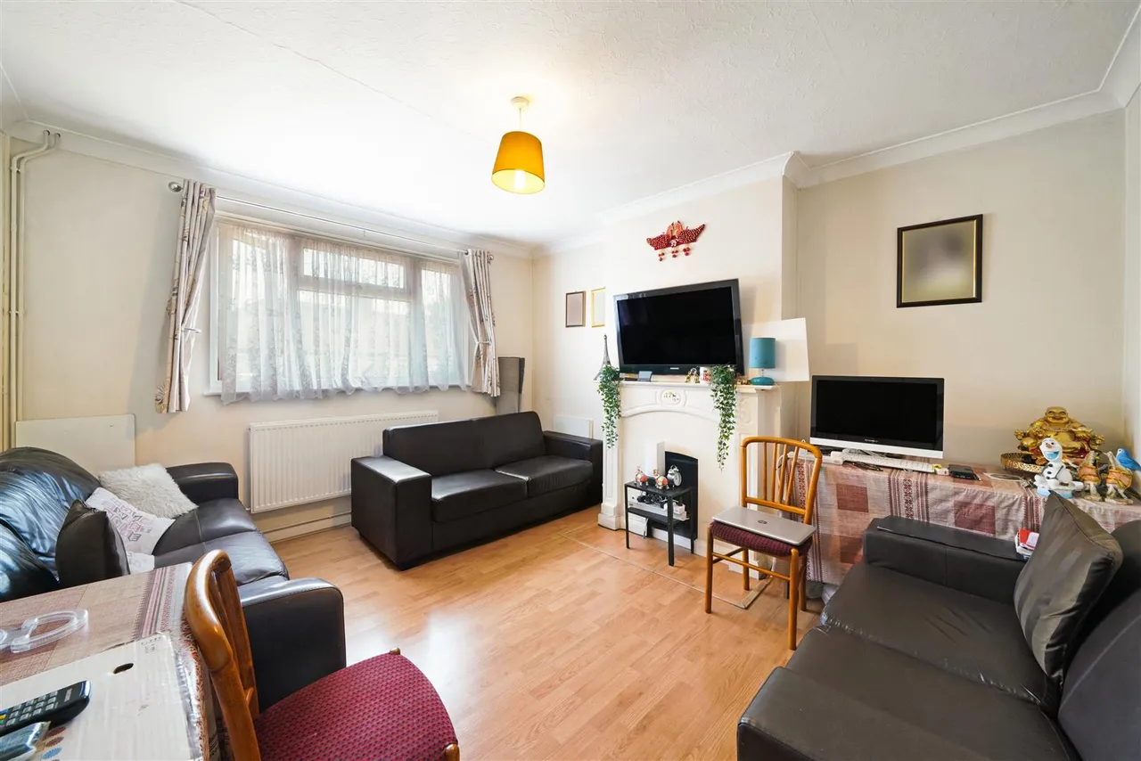 Byron Road, Wembley, HA0, photo 2
