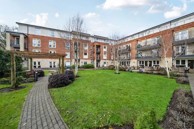 Station Parade, Virginia Water, GU25, photo 14