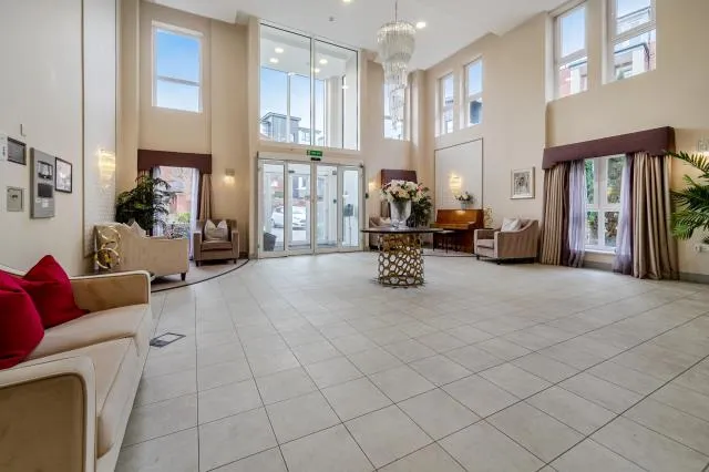 Station Parade, Virginia Water, GU25, photo 10