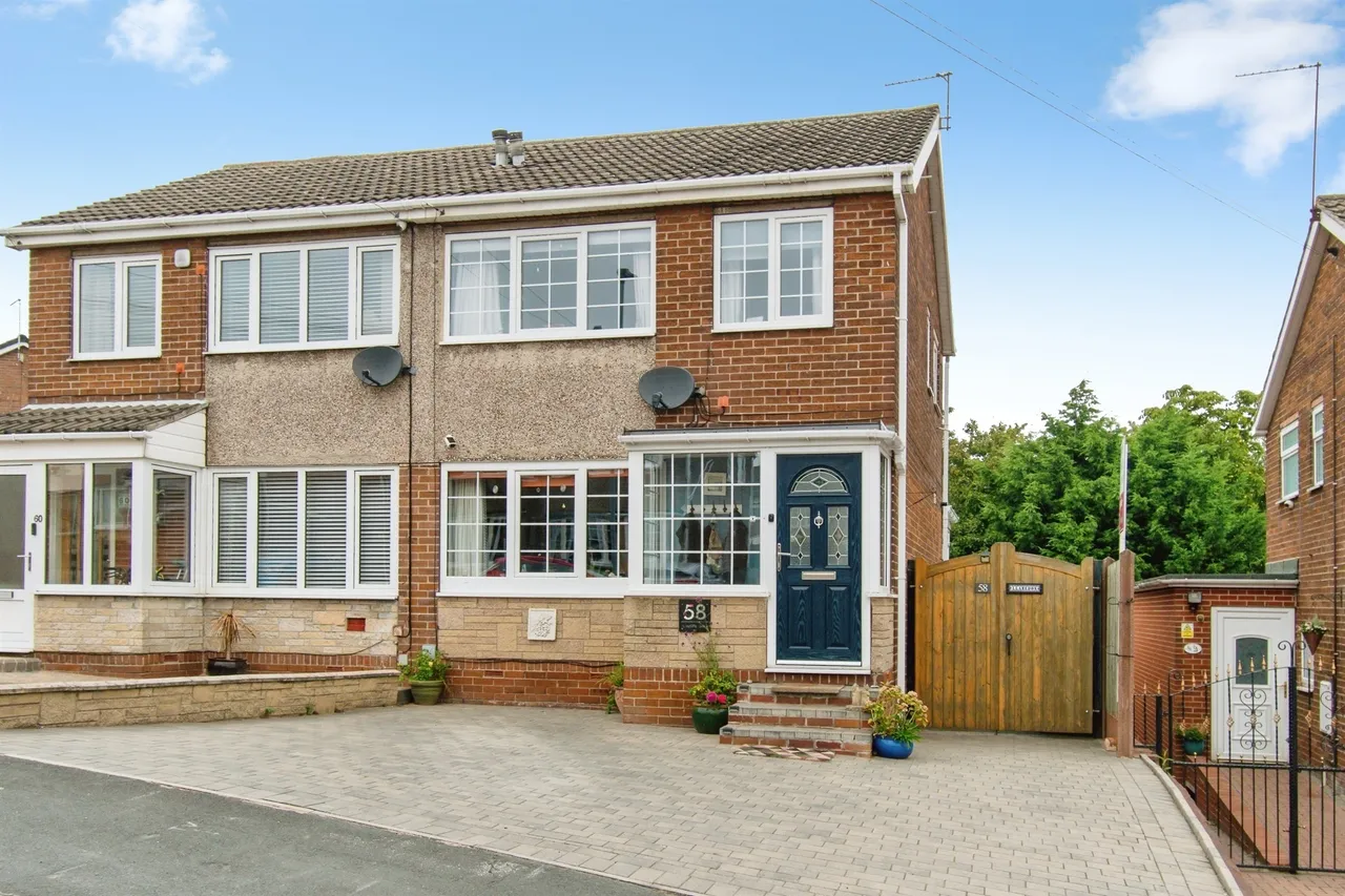 3 bed house for sale — Arncliffe Drive, KNOTTINGLEY