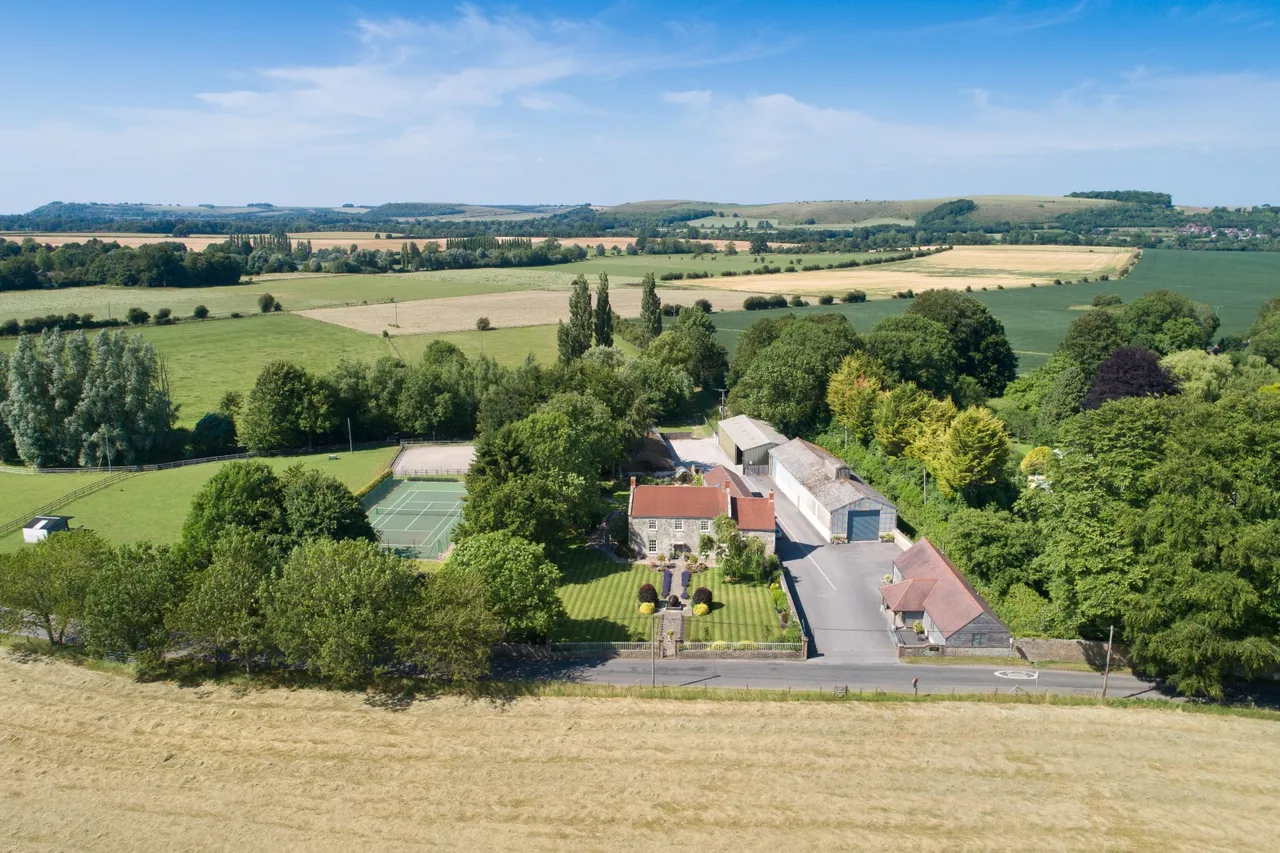 5 bed house for sale — Sutton Parva, Tytherington, Warminster, Wiltshire, BA12 7AF