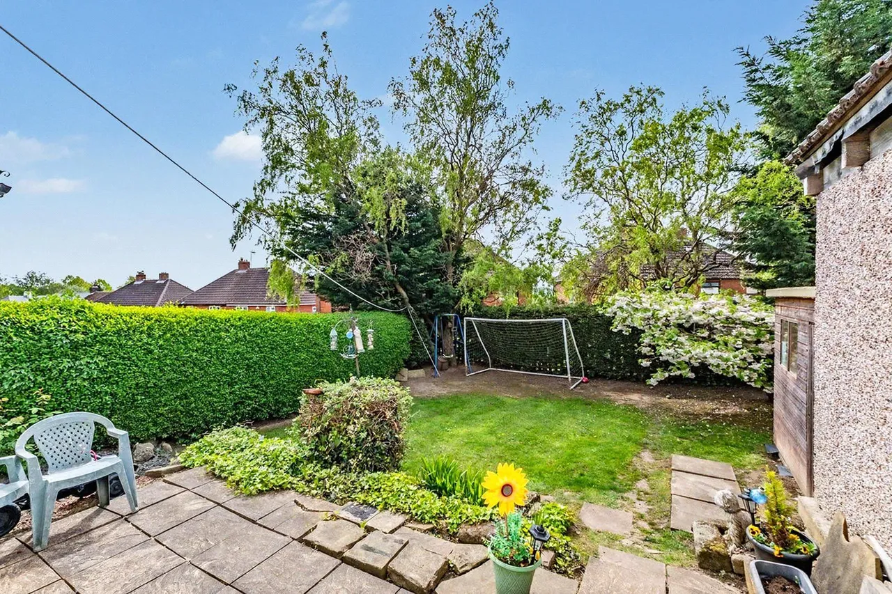 King Edward Crescent, Horsforth, LS18, photo 4