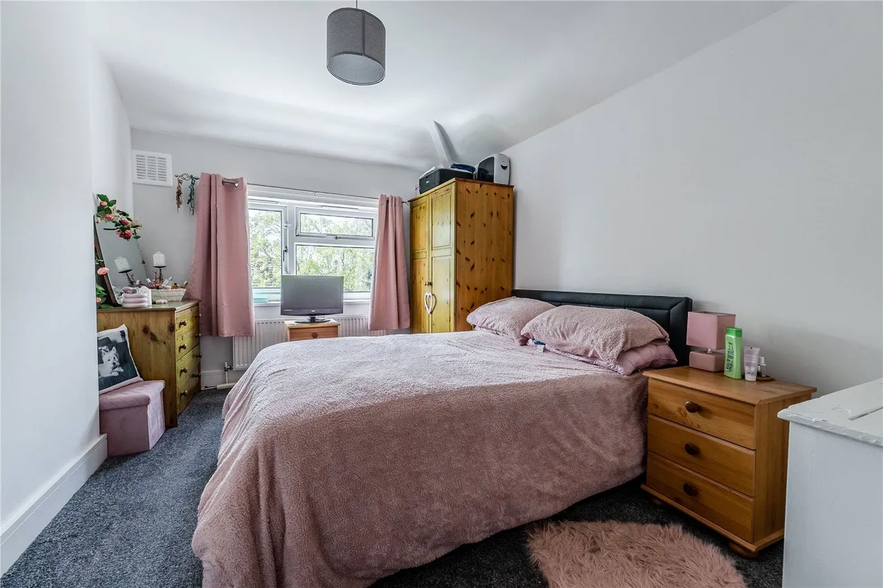King Edward Crescent, Horsforth, LS18, photo 12
