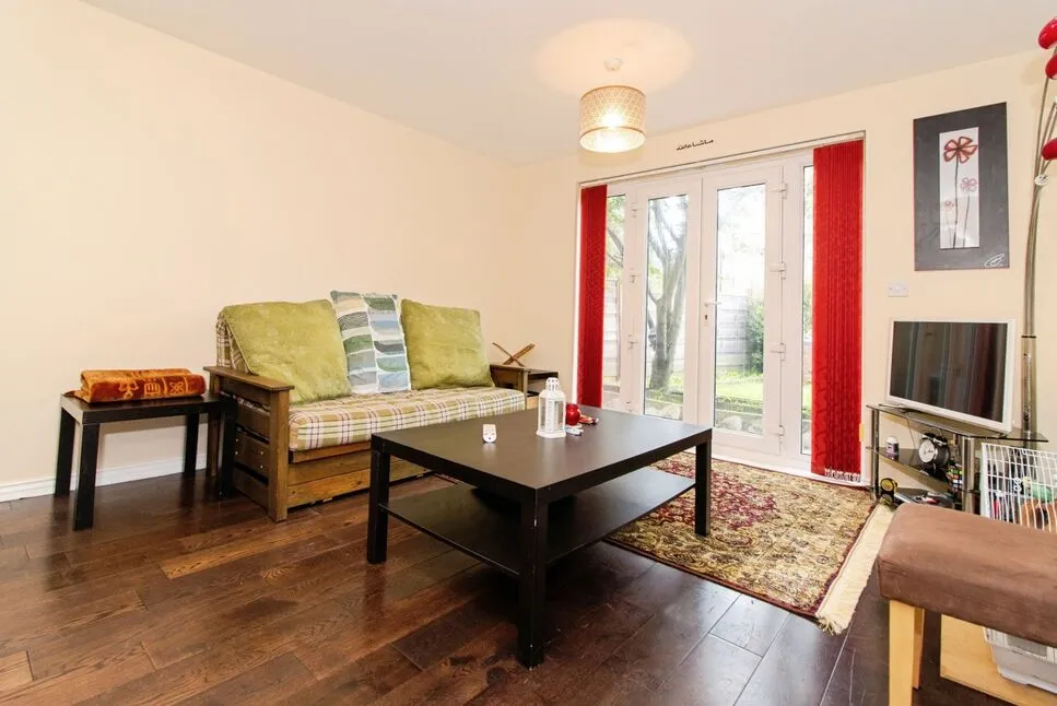 Larch Gardens, Manchester, M8, photo 2