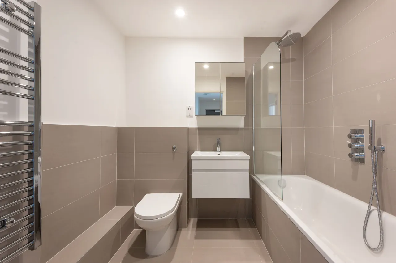 7 Kew Bridge Court, London, photo 5