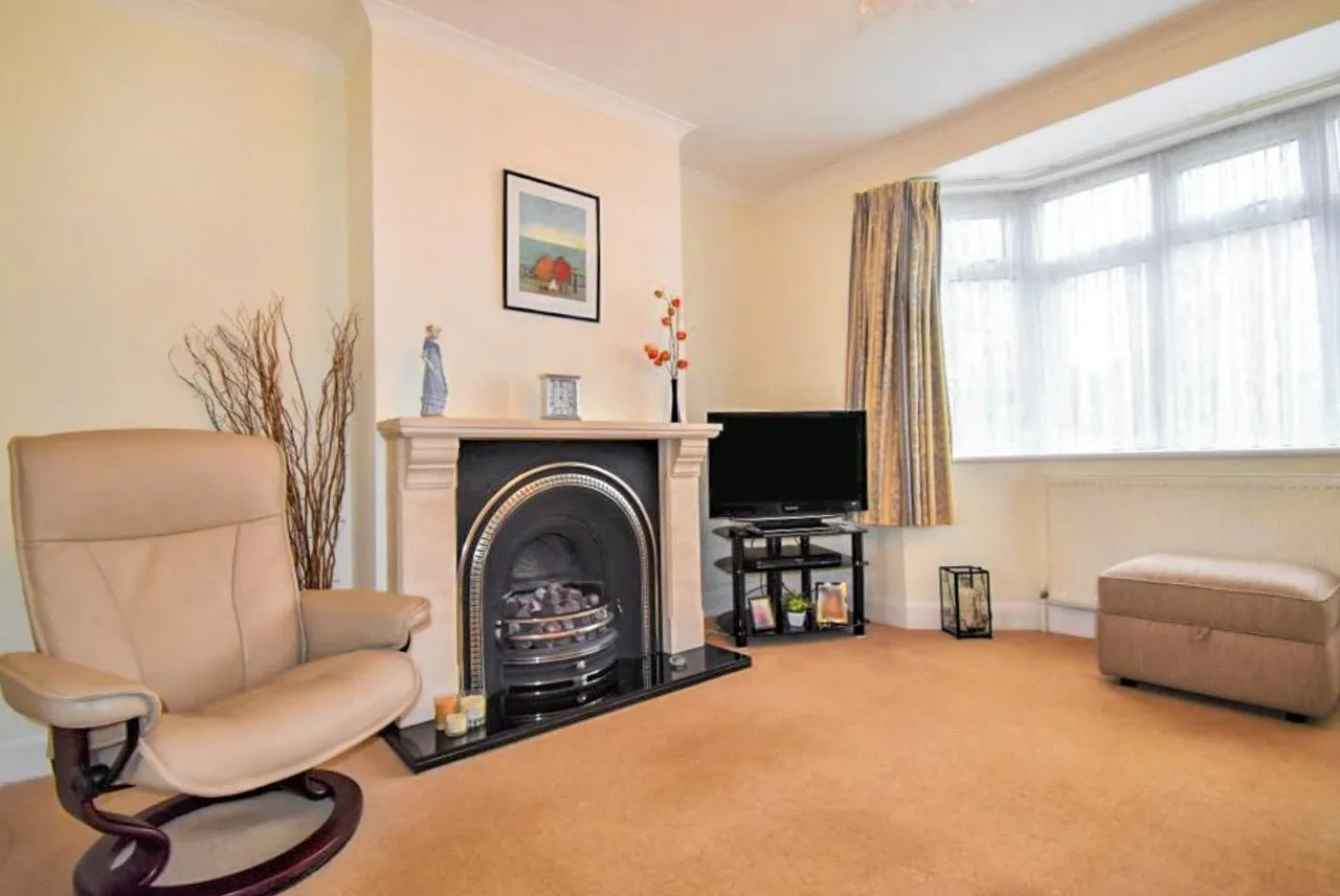 Highfield Gardens, Aldershot, Hampshire, GU11 3DB, photo 3