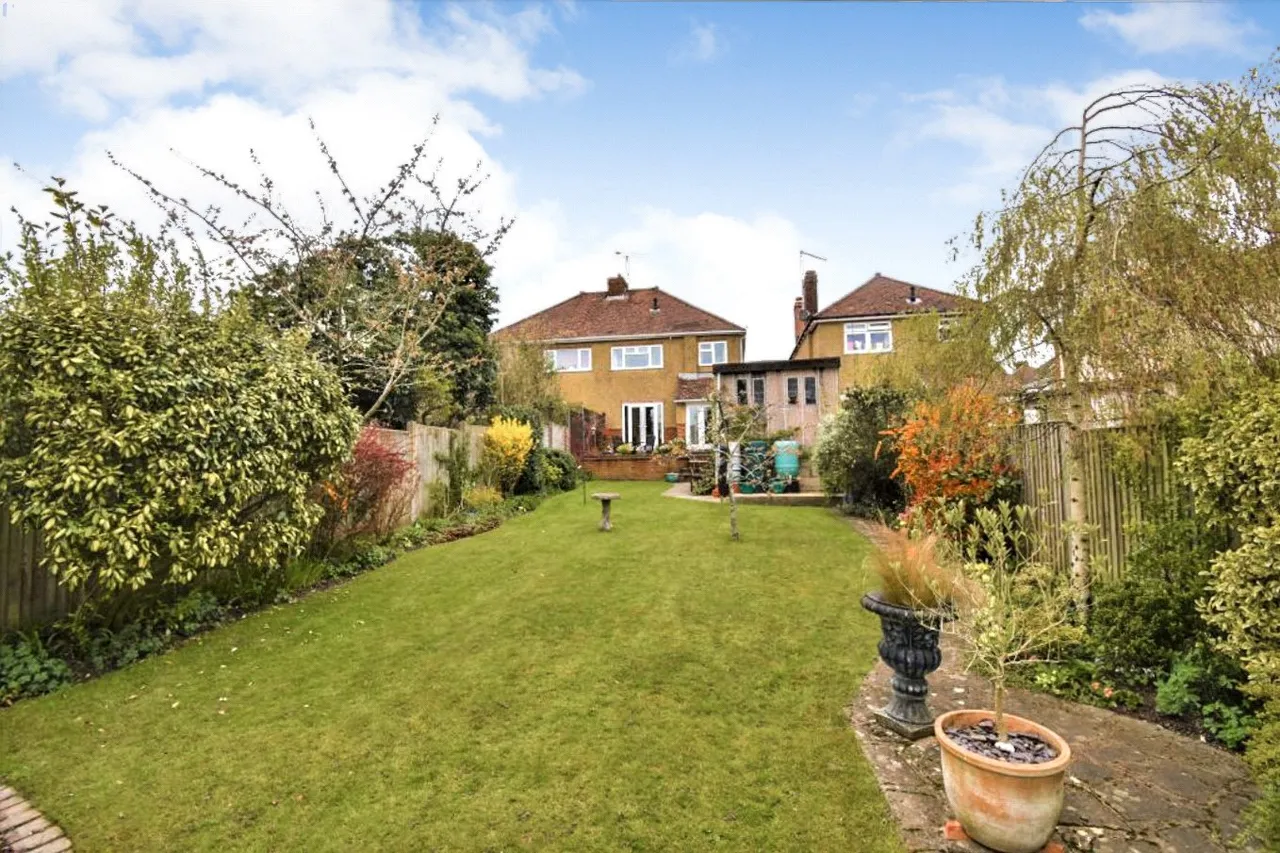 Highfield Gardens, Aldershot, Hampshire, GU11 3DB, photo 11