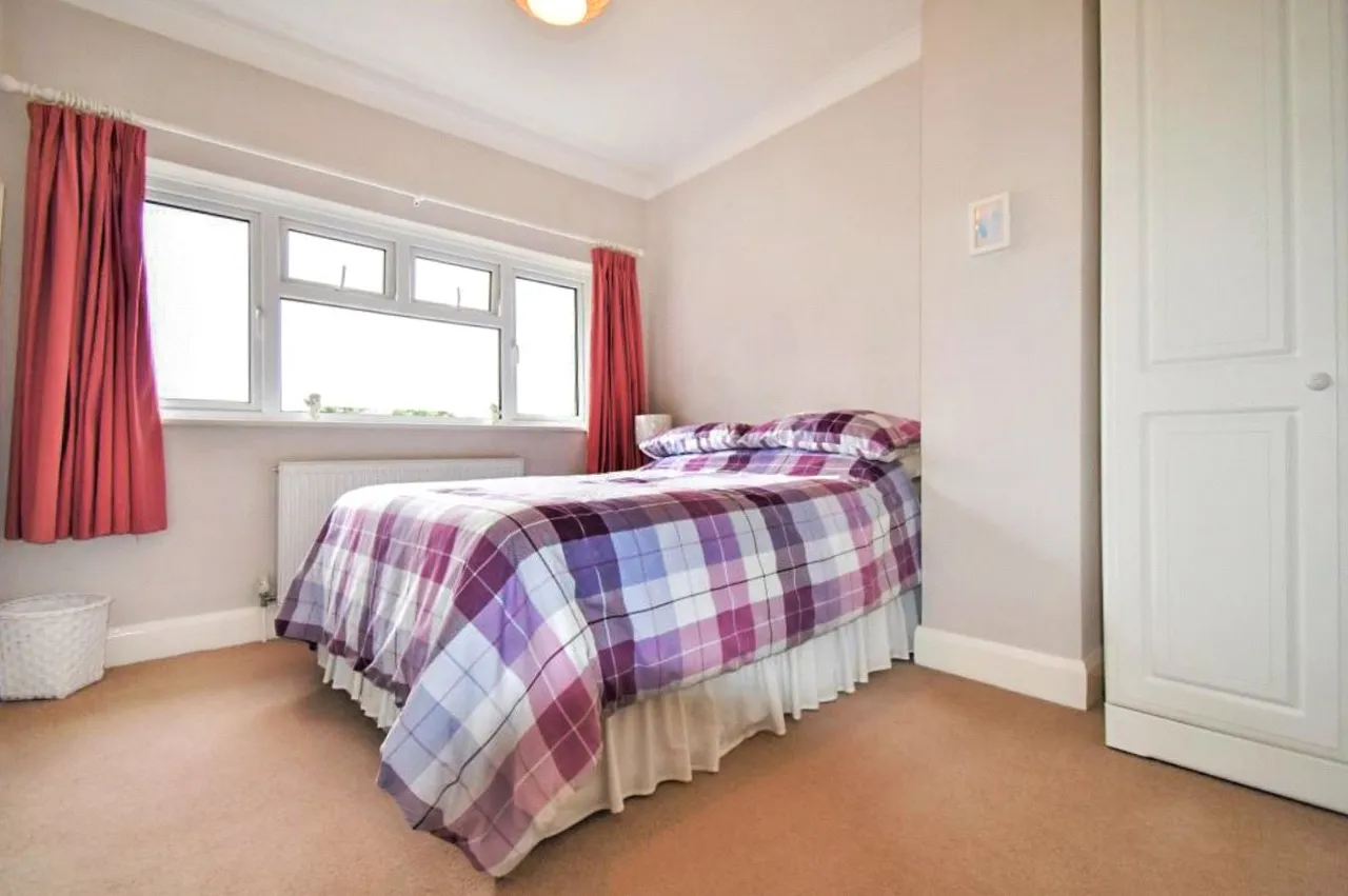 Highfield Gardens, Aldershot, Hampshire, GU11 3DB, photo 8