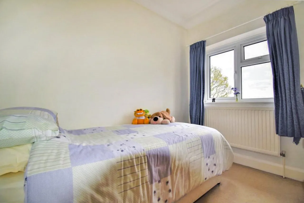 Highfield Gardens, Aldershot, Hampshire, GU11 3DB, photo 7