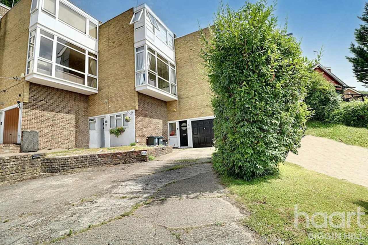 3 bed house for sale, Sunningvale Avenue, Biggin Hill, TN16