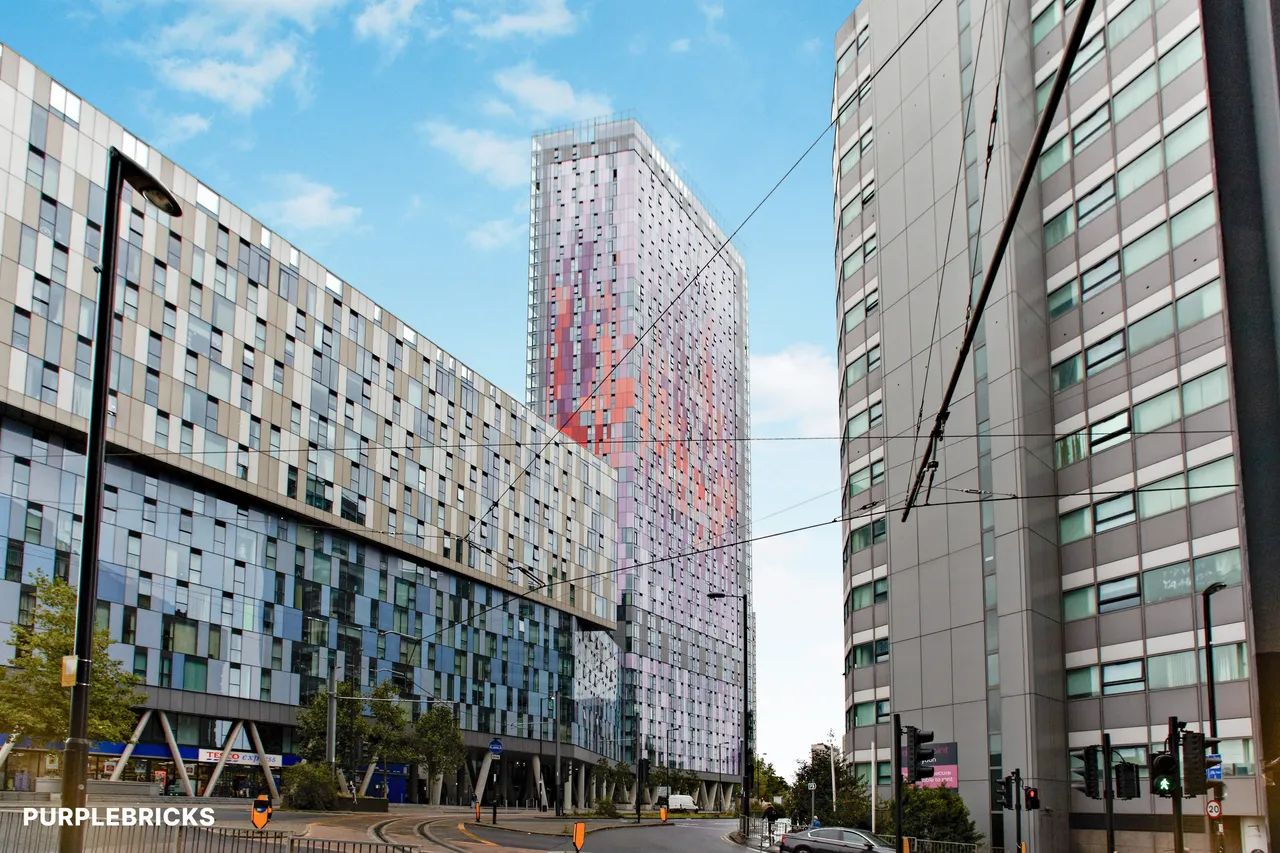 2 bed flat for sale, Saffron Central Square, Croydon, CR0