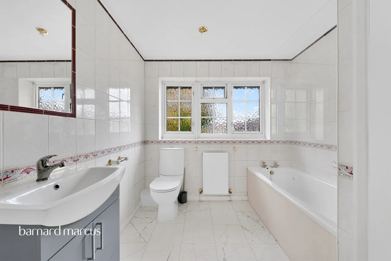 Bideford Close, Feltham, photo 9