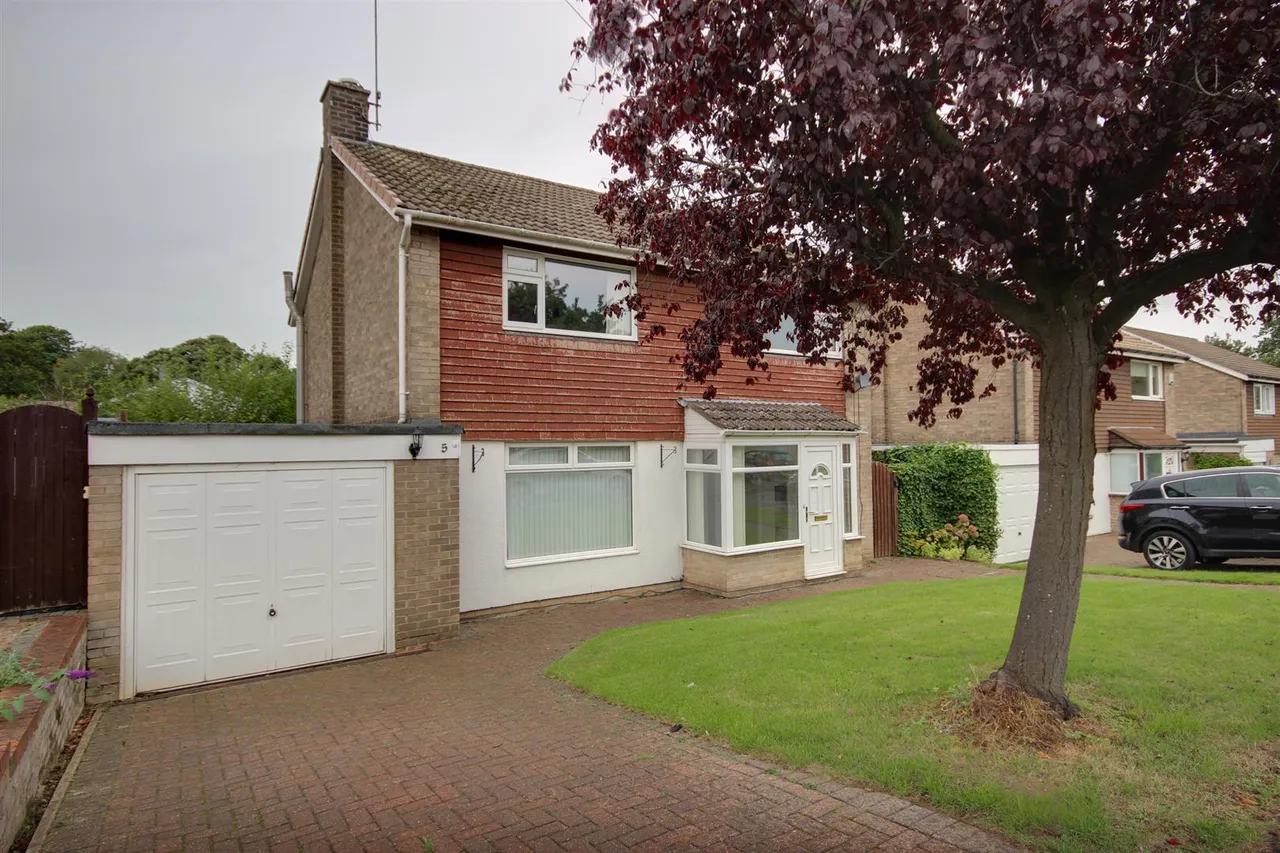 4 bed house for sale — Meadow Way, Walkington, Beverley