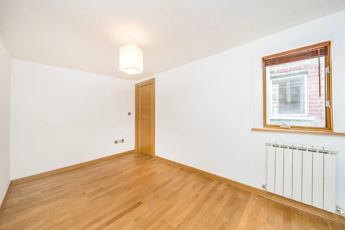 Plough Lane, Teddington, TW11, photo 5