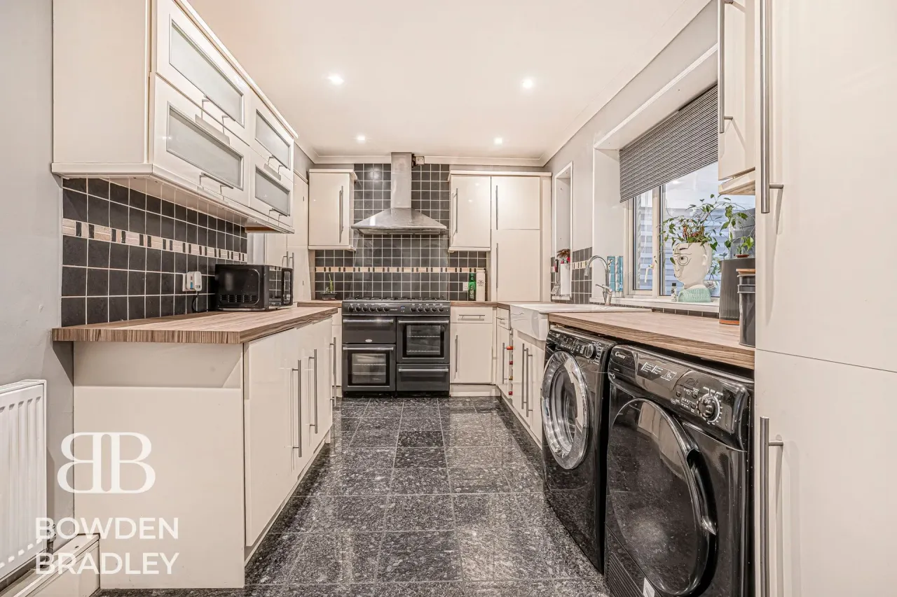 Manford Way, Chigwell, IG7, photo 24