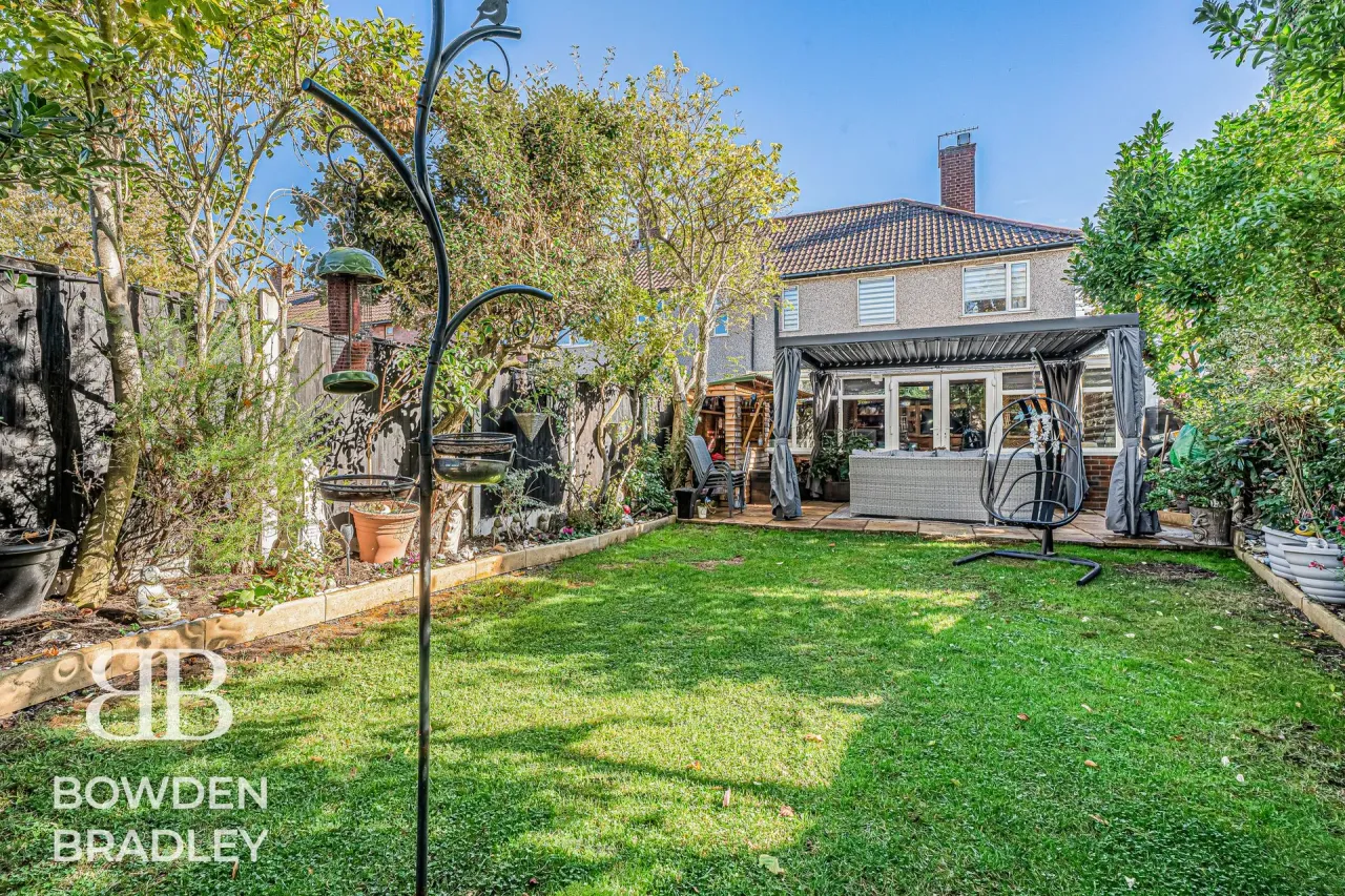 Manford Way, Chigwell, IG7, photo 36