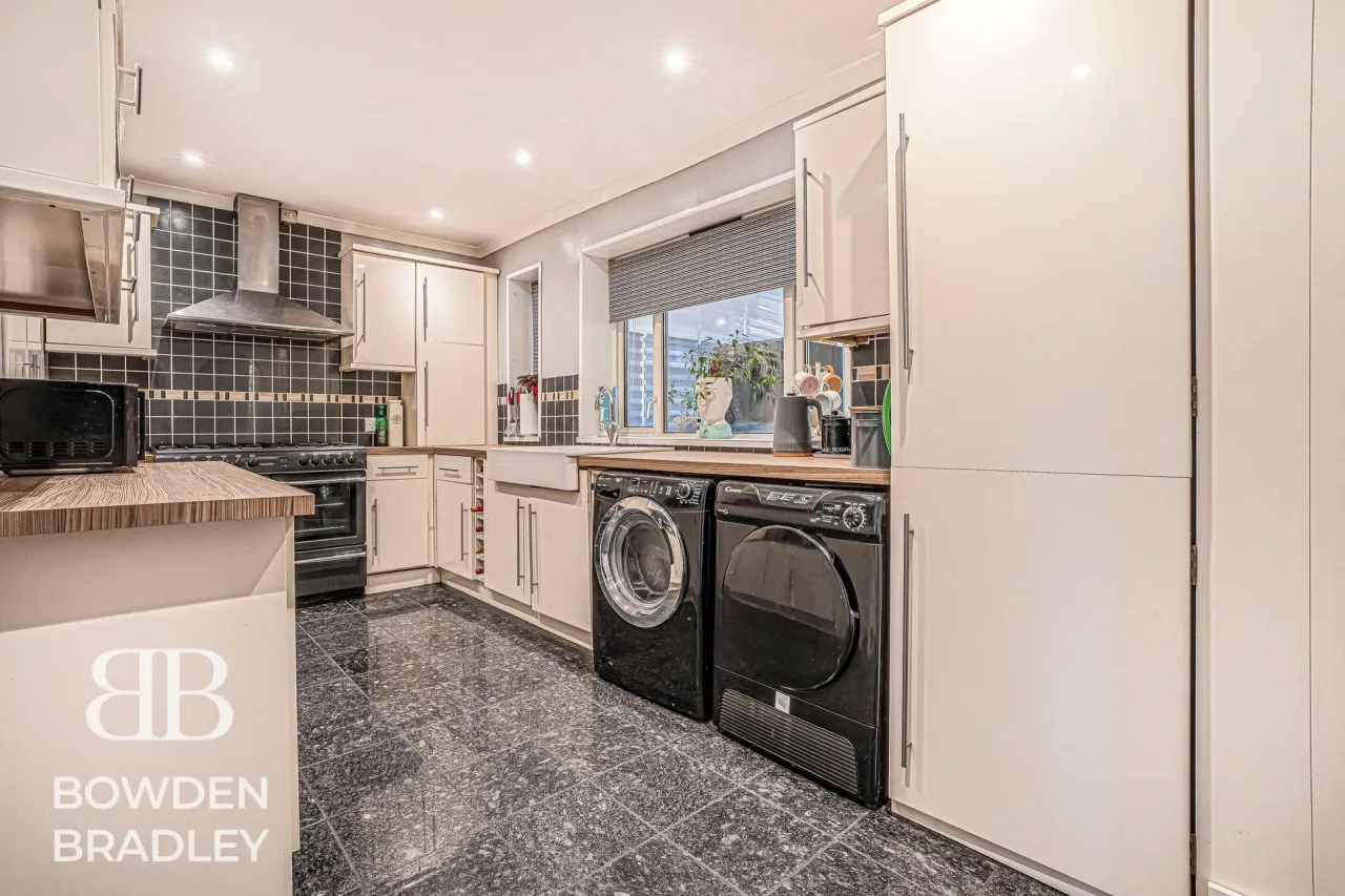 Manford Way, Chigwell, IG7, photo 23