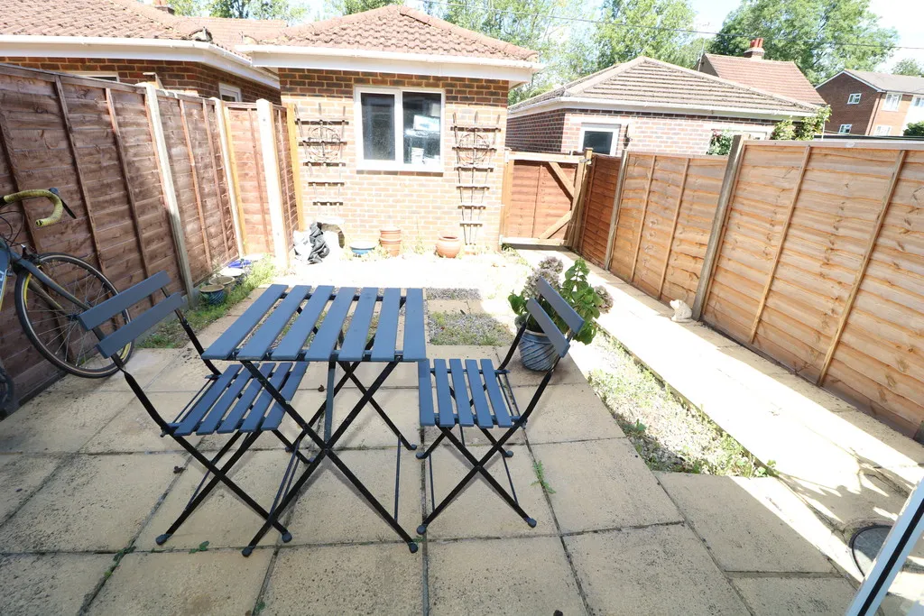 Holmesdale Road, North Holmwood, RH5, photo 7