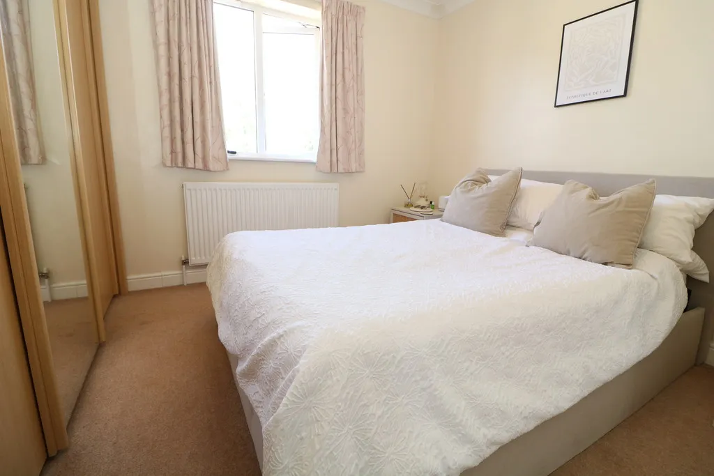 Holmesdale Road, North Holmwood, RH5, photo 4