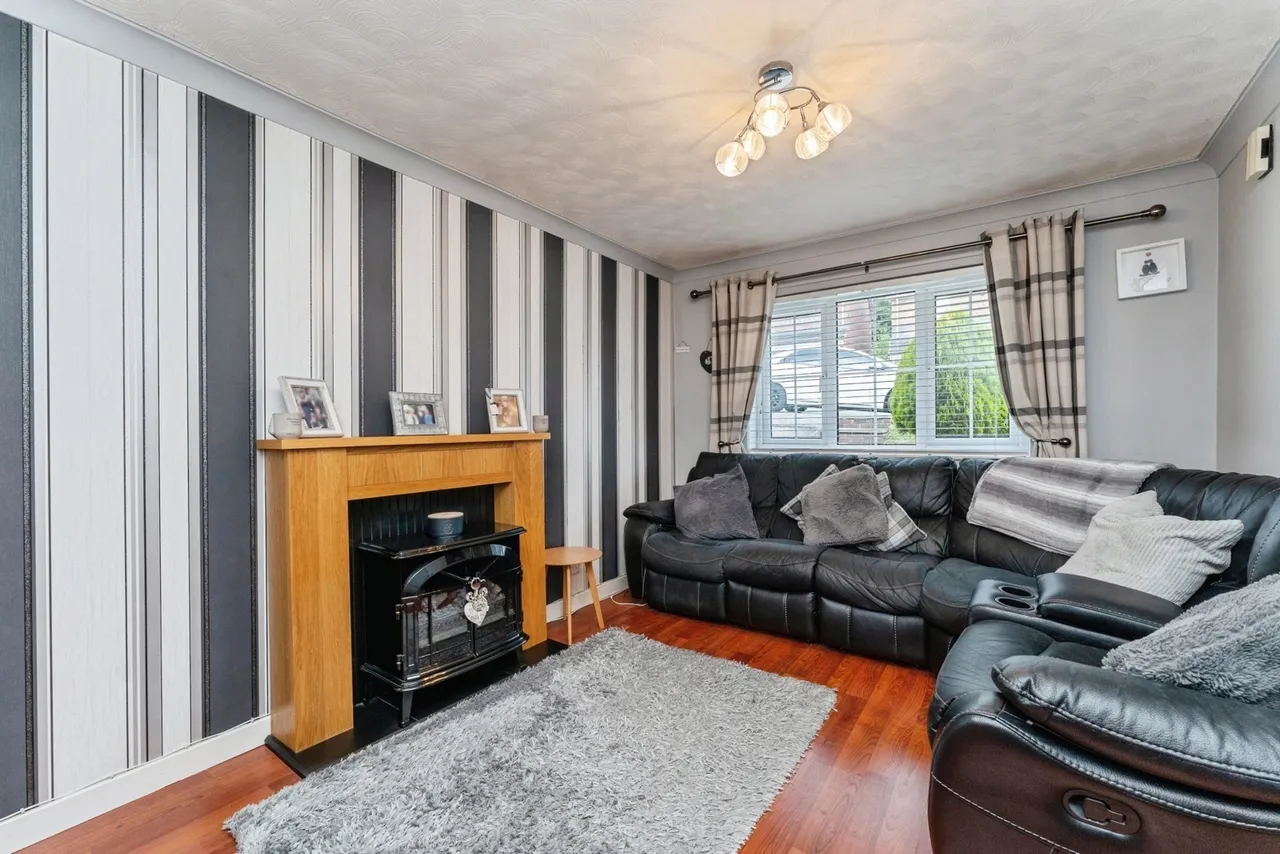 Minffordd Fields, Gwernymynydd, CH7, photo 6