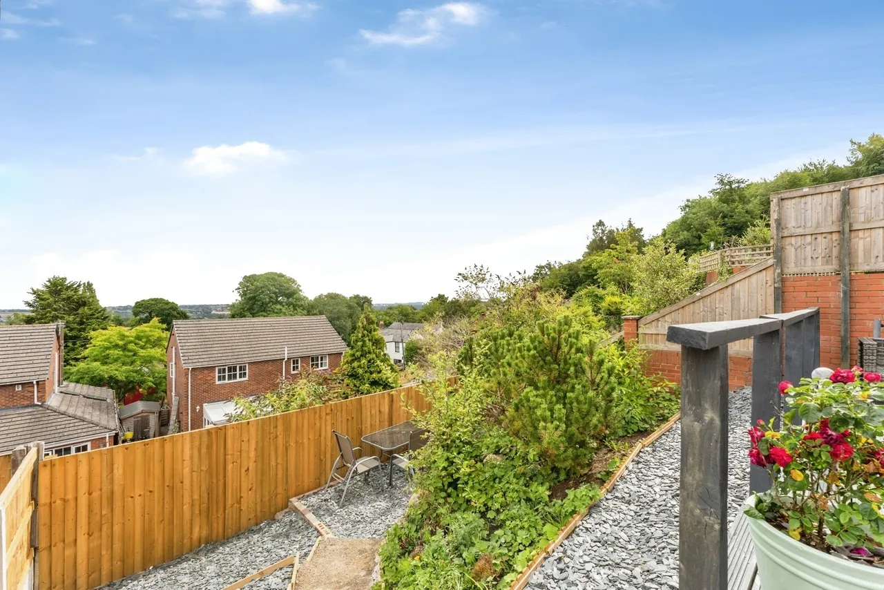 Minffordd Fields, Gwernymynydd, CH7, photo 30