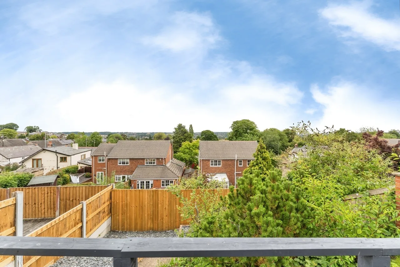Minffordd Fields, Gwernymynydd, CH7, photo 31