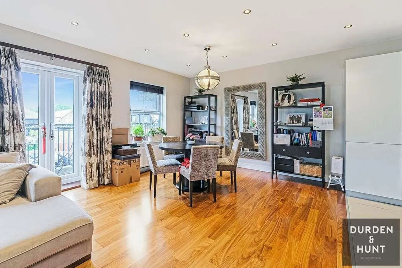 Queens Road, Buckhurst Hill, IG9, photo 4