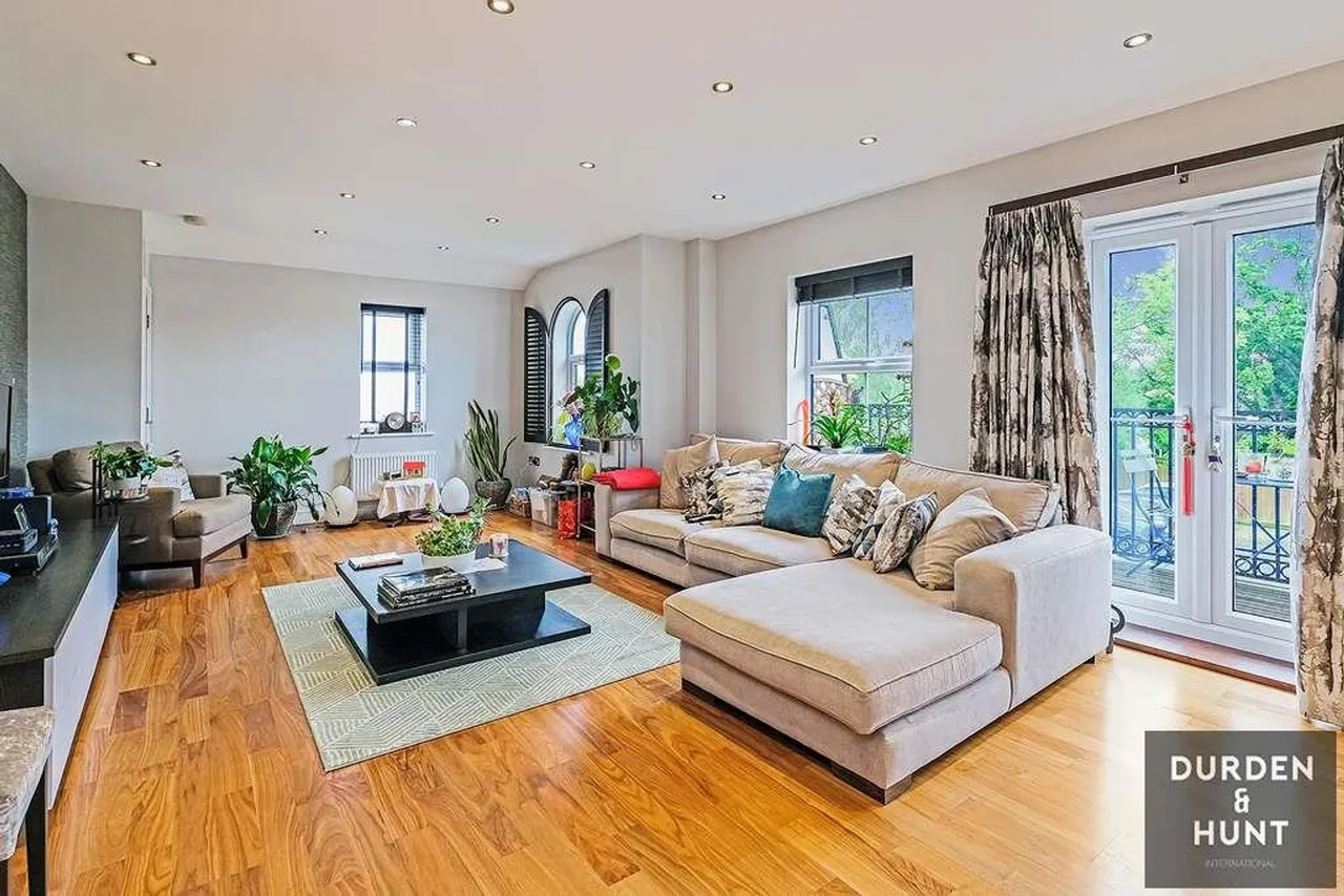 Queens Road, Buckhurst Hill, IG9, photo 6