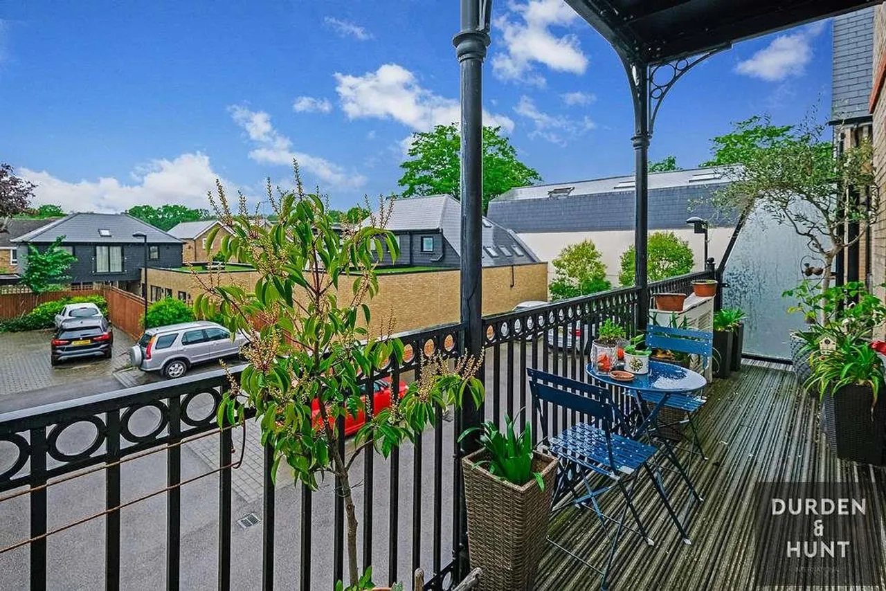 Queens Road, Buckhurst Hill, IG9, photo 13