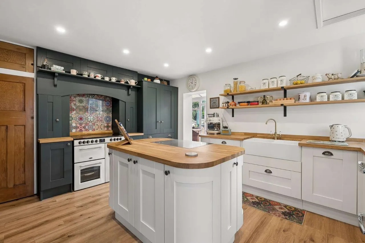 Hollin Lane, Styal, SK9, photo 5